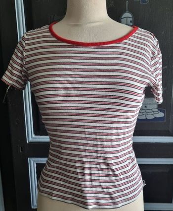 T-shirt à rayures taille S 16ans