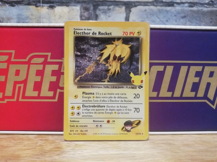 Carte Pokemon Electhor de Rocket Célébrations 25 ans