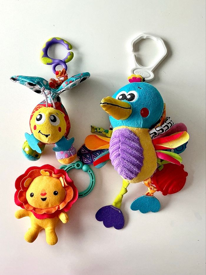 Jouets d’éveil colorés