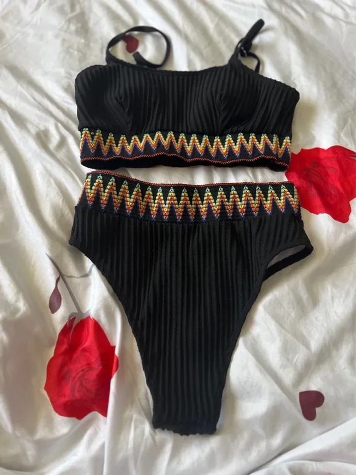 Maillot de bain SHEIN taille xs neuf