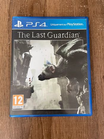 Jeu ps4 très bon état the last gardian