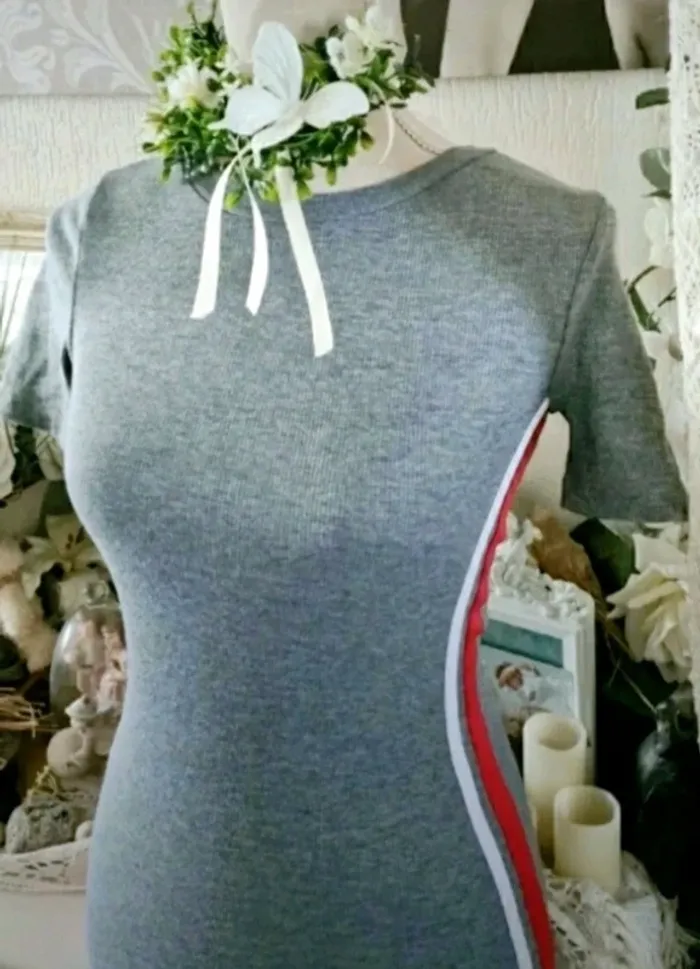 obe grise bandes rouge & blanche H & M Taille XS - photo numéro 2