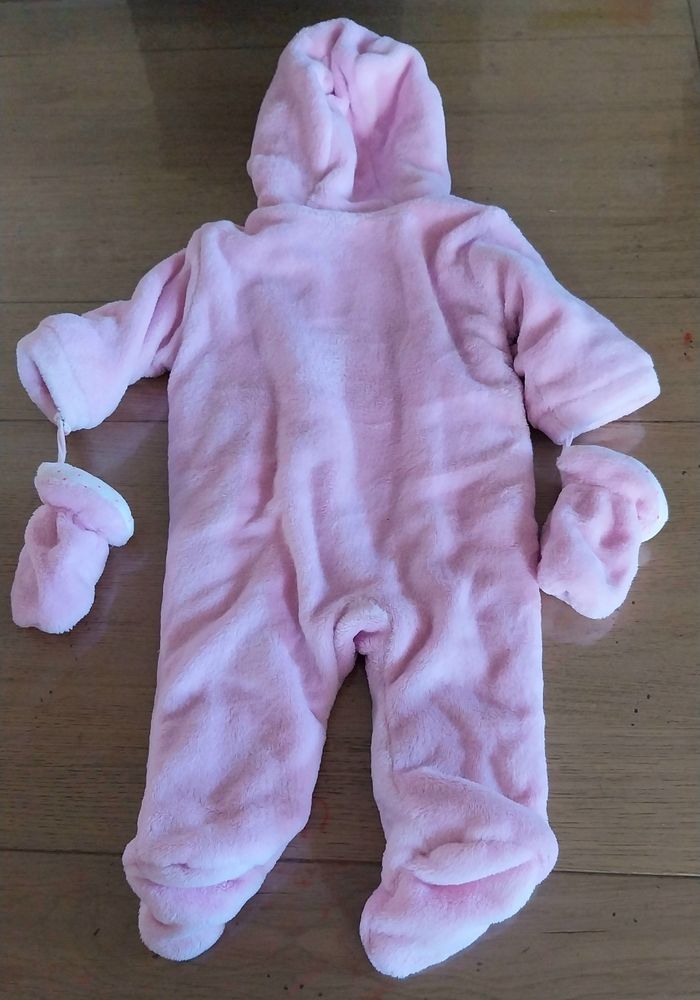 Combipilote fille 6mois en bon état - photo numéro 2