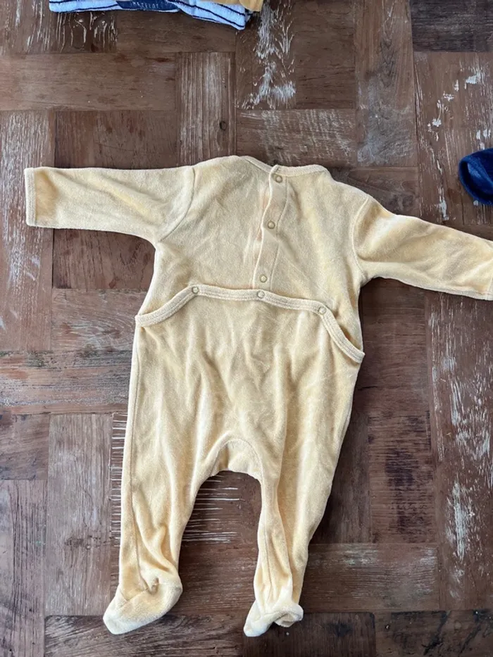 Lot pyjama velours 6 mois - photo numéro 12