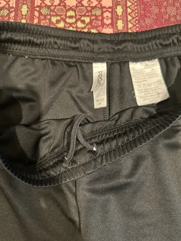 Short de gym noir - photo numéro 2