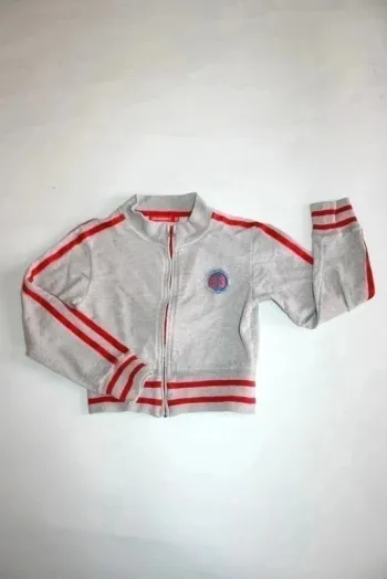 Sweat gris marque Okaidi Sport taille petit 8 ans