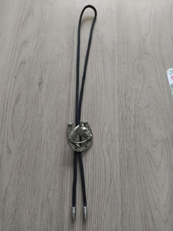 Collier western