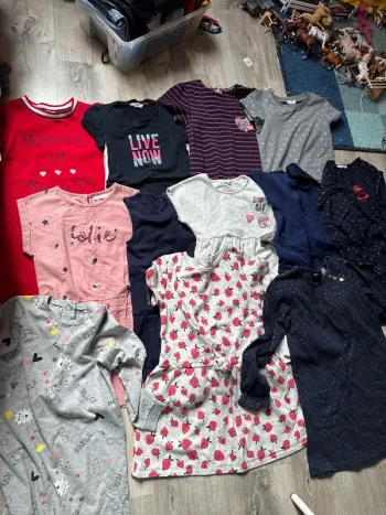 Lot 12 jolies robes automne hiver fille 8 ans