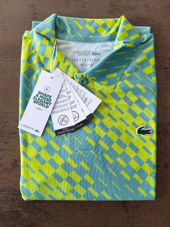 Polo Lacoste neuf avec étiquette 