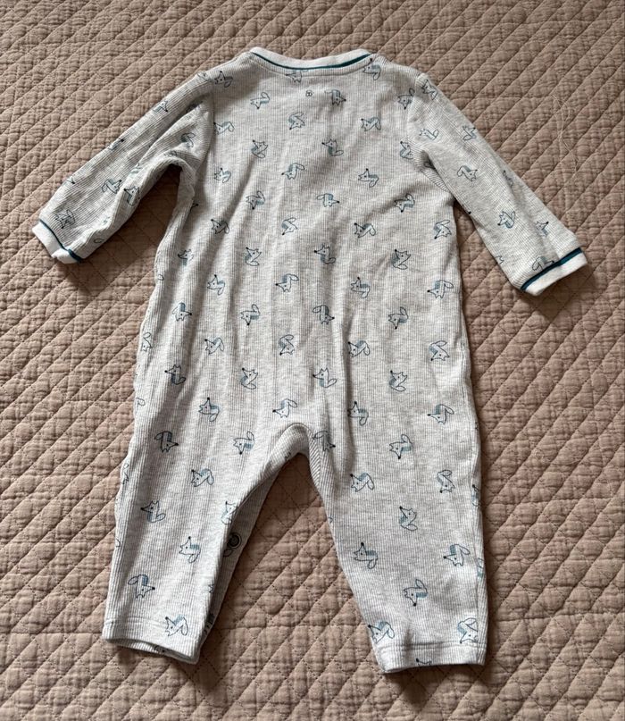 Lot de 2 pyjamas 1 pièces / comme neuf - photo numéro 3