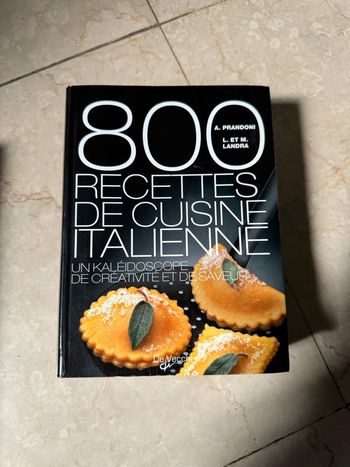Livre de cuisine 800 recettes de cuisine italienne Bon état