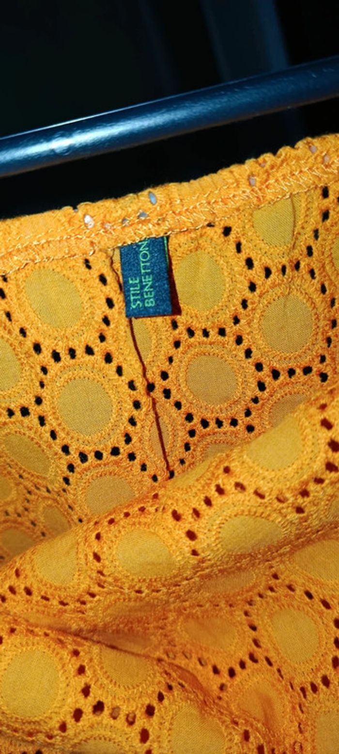 Haut Benetton neuf - photo numéro 3