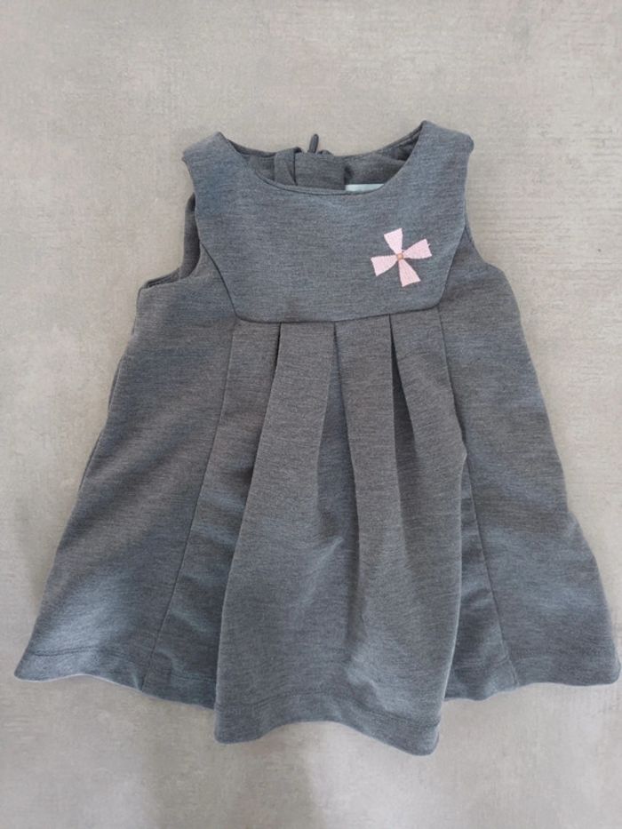 Jolie robe obaibi 3 mois