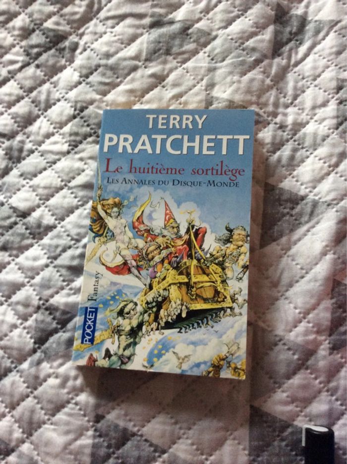 #le huitième sortilège les annales du disques Monde Terry Pratchett - photo numéro 2