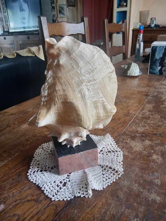 Piece décorative sur petit socle en marbre - photo numéro 2