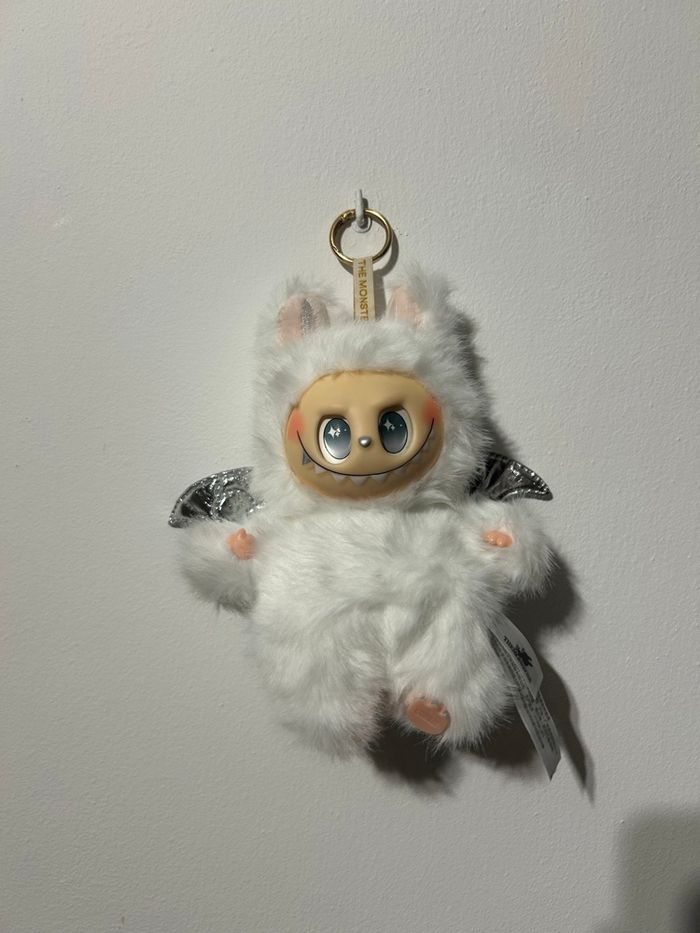 Labubu zimomo blanc et argent