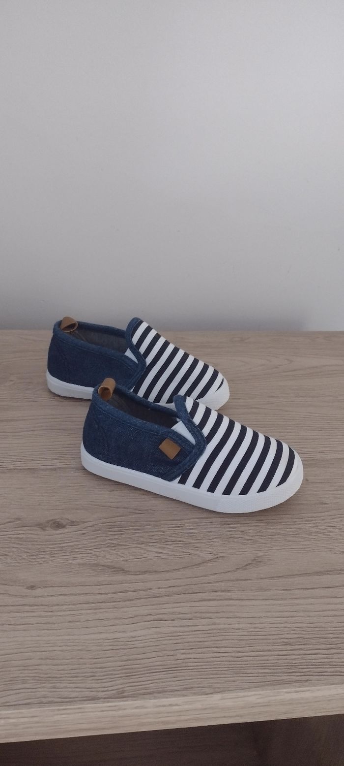 Chaussure neuves enfant pointure 23 - photo numéro 2