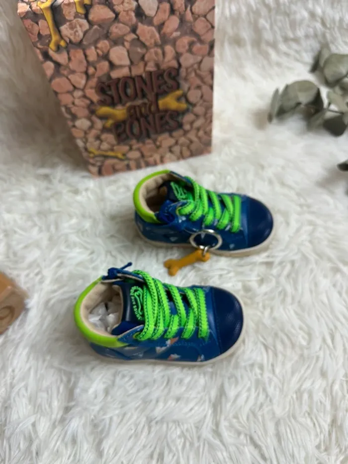 Paire de chaussures bébé stones and Bones taille 19 - photo numéro 4