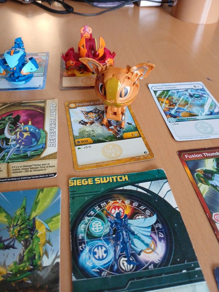 Lot de 15 bakugan + cartes magnetiques + cartes collection - photo numéro 4