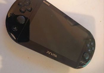 Ps vita pch 2004 + jeux illimité