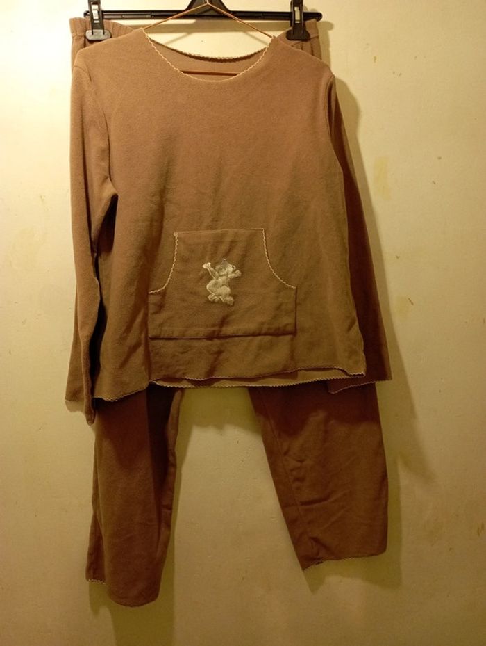 Pyjama femme en polaire fine beige foncé
