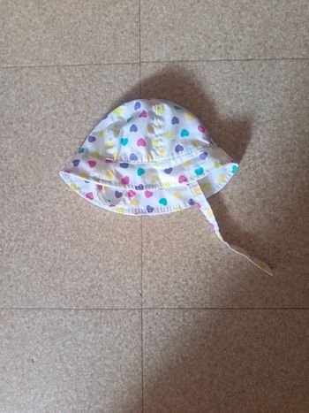 Chapeau 44cm avec des cœur