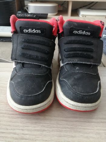 Chaussure Adidas taille 24 noir