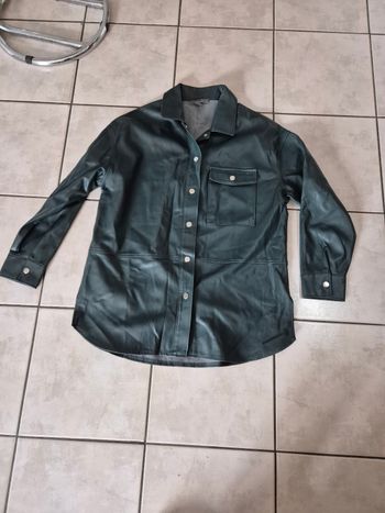 Chemise simili cuir 