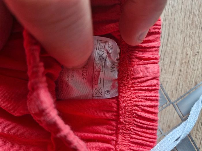 2 short rouge - photo numéro 4