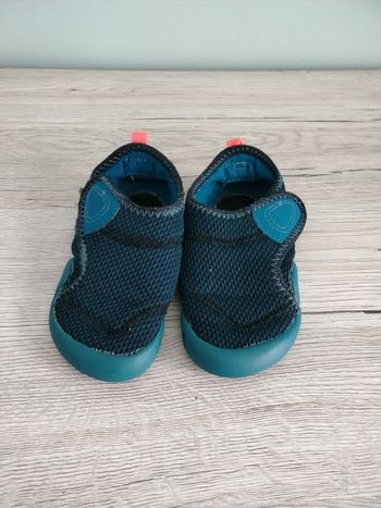 Paire de chaussons pantoufles à scratch respirante pointure 23 