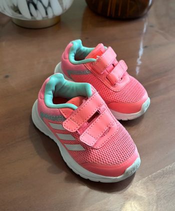 Basket Adidas bébé P20