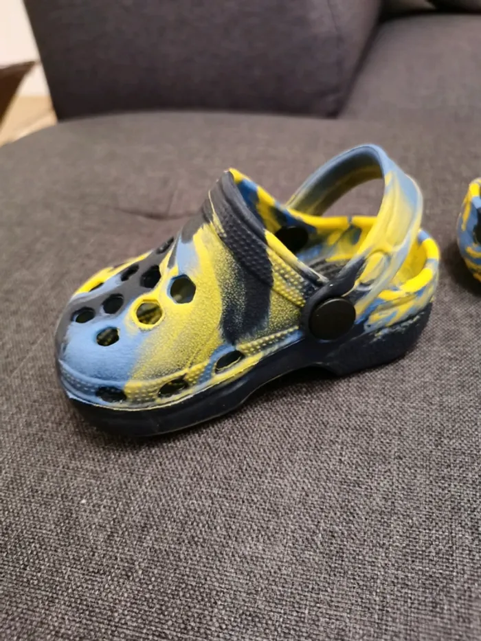 Crocs taille 19 - photo numéro 3