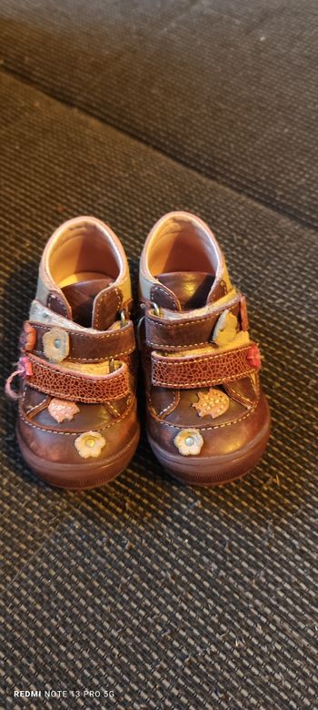 Chaussures fille taille 18