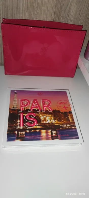 Palette d'ombres à paupières passion in Paris 16 fards