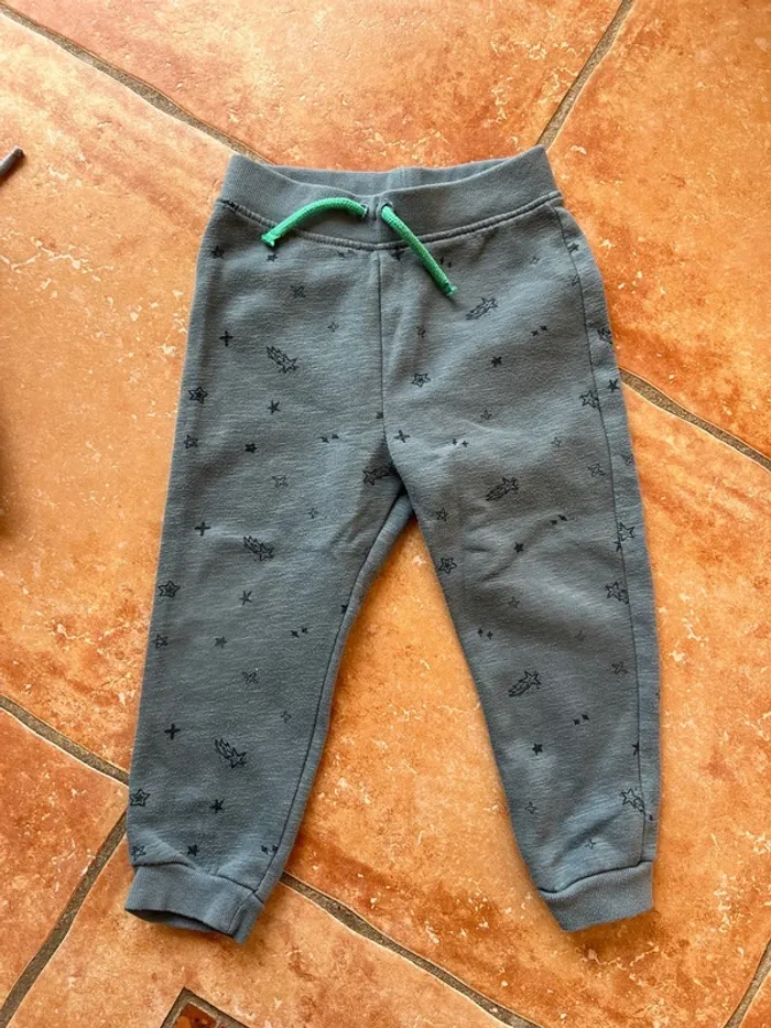 Lot 4 joggings Primark 2/3ans - photo numéro 5