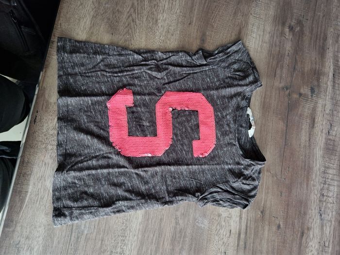Tee shirt