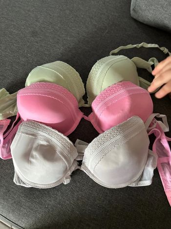 trois, soutien-gorge neuf push up