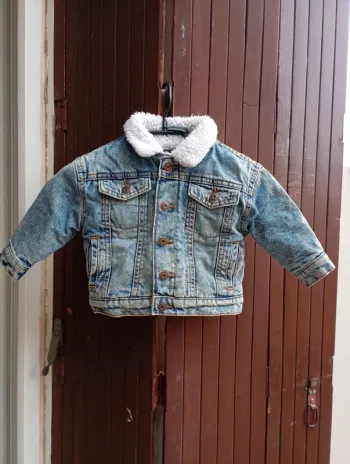 Blouson en jean polaire Primark bébé (6-9 mois)
