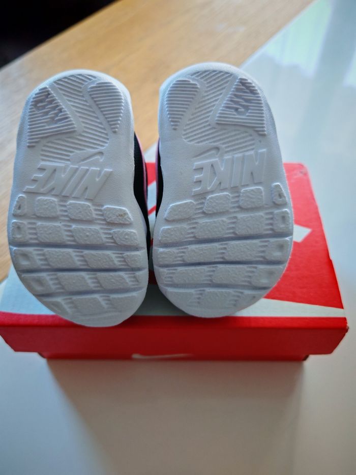 Basket Nike taille 17 - photo numéro 3