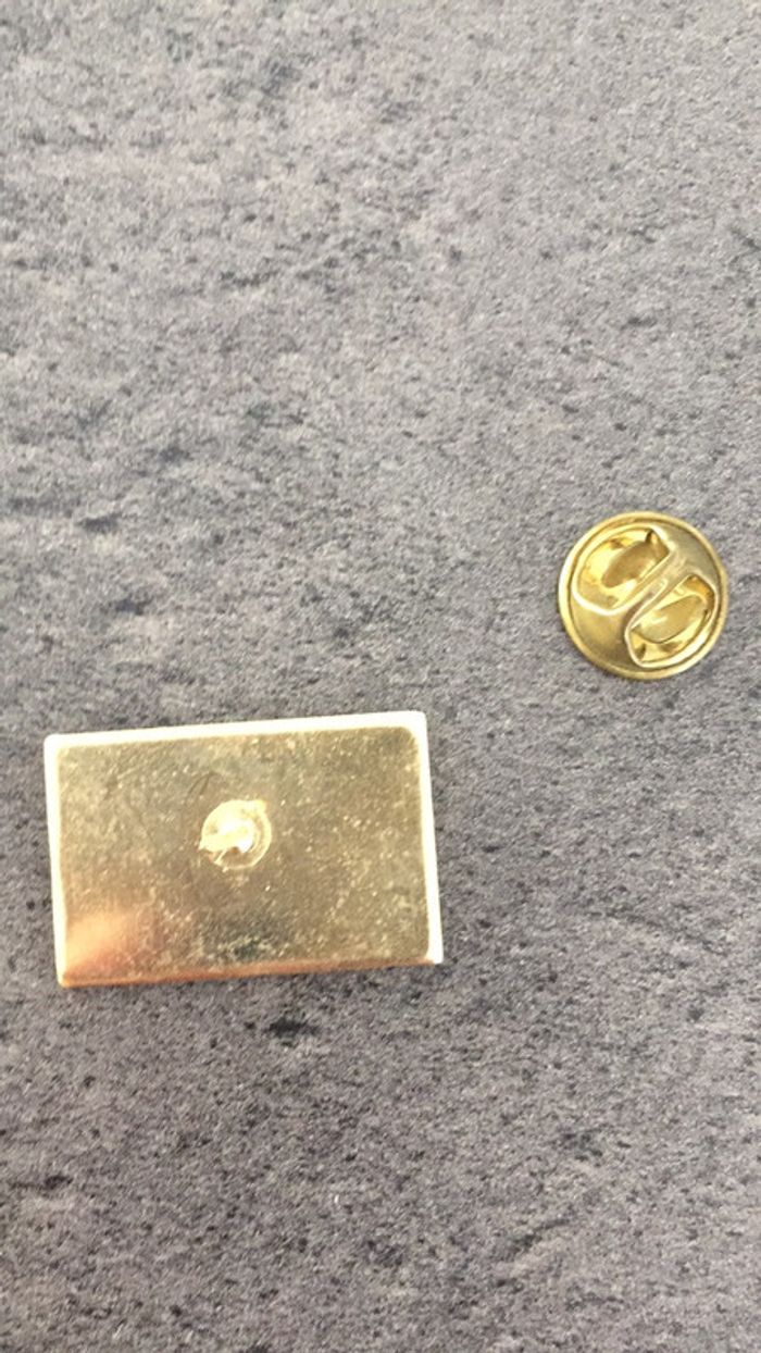 Pin's publicitaire Monoprix rois mage Achat occasion Bijoux