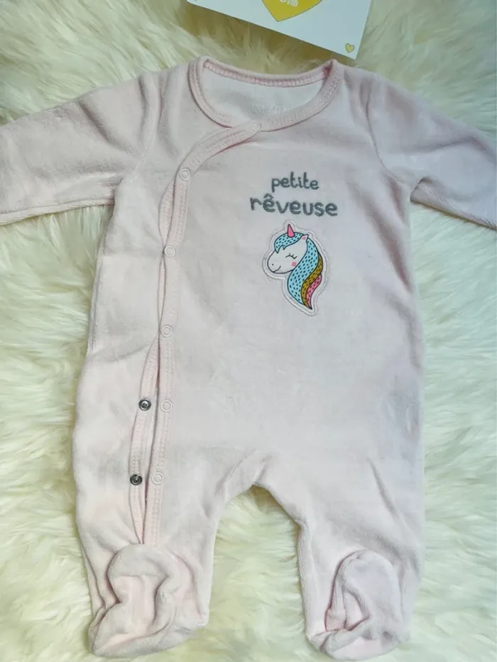 3 mois - pyjama velours licorne - photo numéro 2