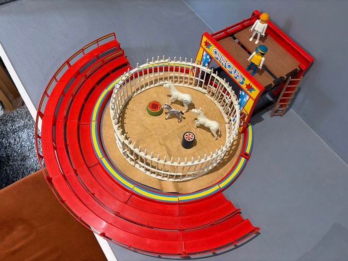 Playmobil cirque circus avec cage gradin animaux personnages et accessoires - photo numéro 4