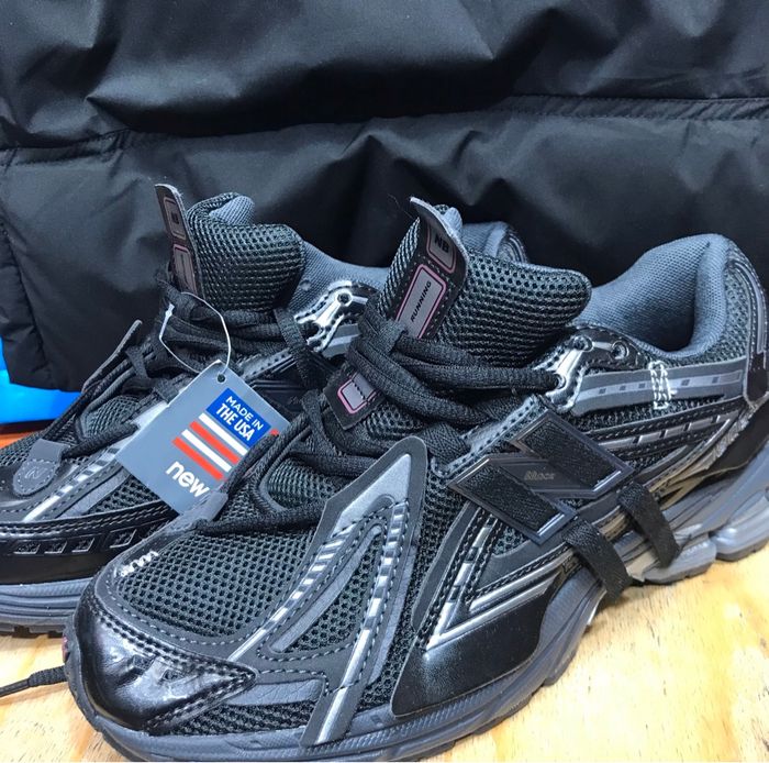 New balance noir 40-45 neuf jamais porté - photo numéro 2