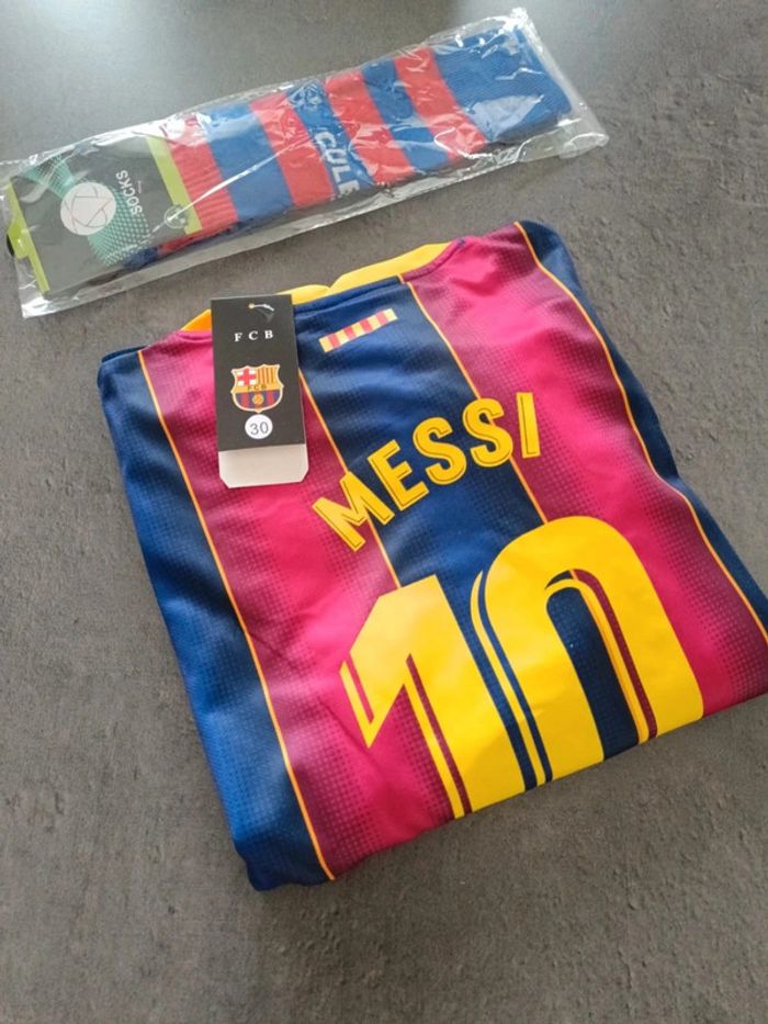 Tenue football Léo Messi FC Barcelone. T.30 - photo numéro 4
