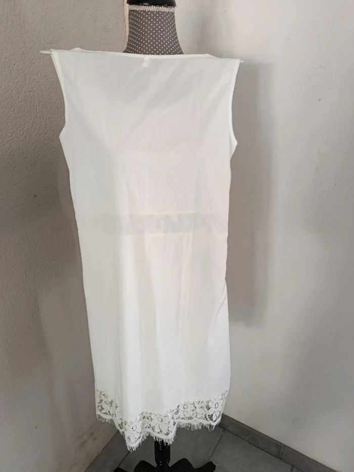 Robe blanche dentelles Taille S - photo numéro 5
