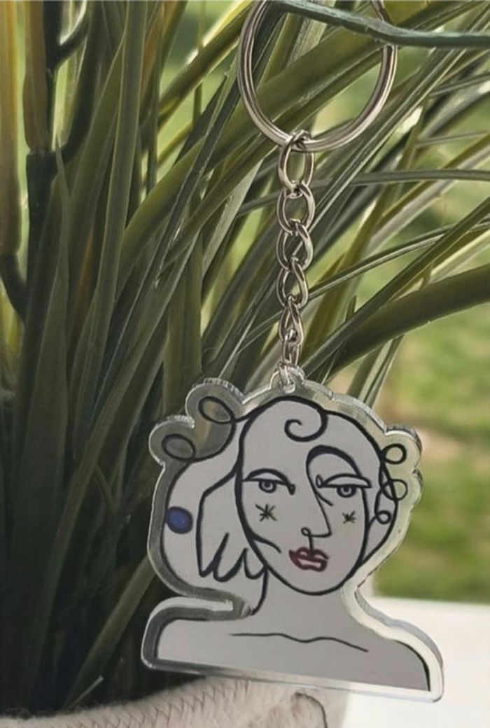 Porte-clé Recto/verso – 6 cm Femme artistique Fait Main