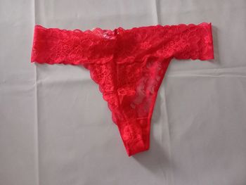 String rouge taille 42