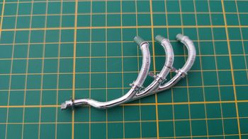 Echappement moteur pièce détachée miniature Mercedes Benz SSK 1928 1/18 burago BBurago #B69