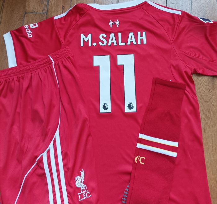 Maillot Salah  Liverpool taille 12 ans modèle rouge domicile
