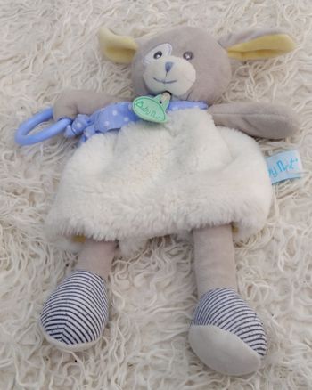 Doudou semi plat chien grelots blanc et bleu - Baby Nat